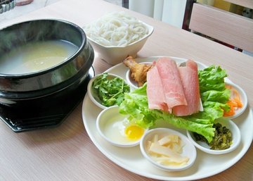 火腿鸡肉米线
