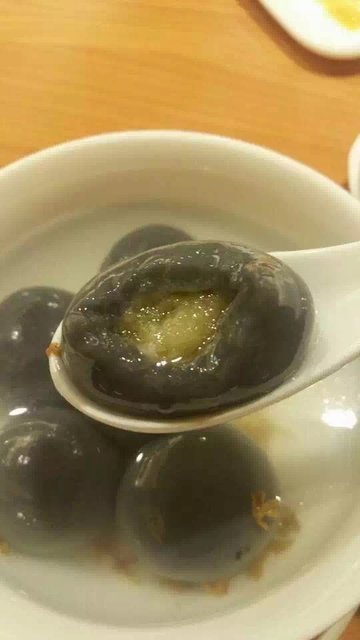榴莲芝麻汤团