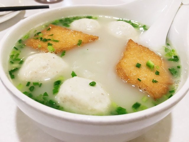 实实在在的鱼丸，每个都很Q弹，入口有咬头。
