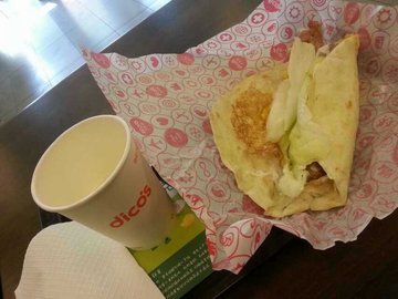 早饭鸡肉卷