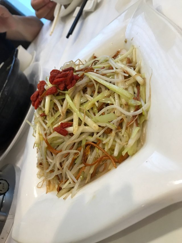 蟲草花炒銀牙