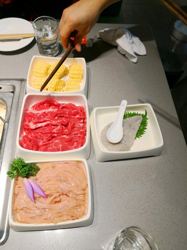 (中)手切牛肉，(下)鵝腸