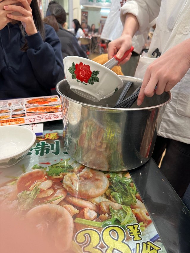 有人幫手洗餐具