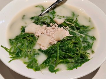 竹笙浸农家桑叶